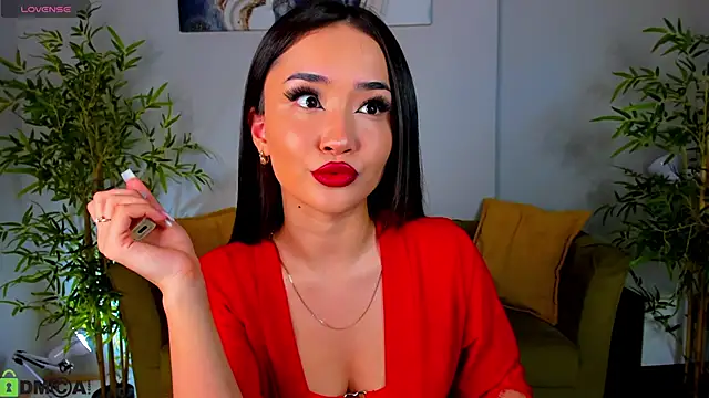 Snapshot of Riddle_Lay chatting on 05-16-26, 09:28 Riddle Lay online show from 05-16-26, 09:28