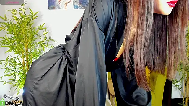 Snapshot of Riddle_Lay chatting on 05-16-26, 10:36 Riddle Lay online show from 05-16-26, 10:36