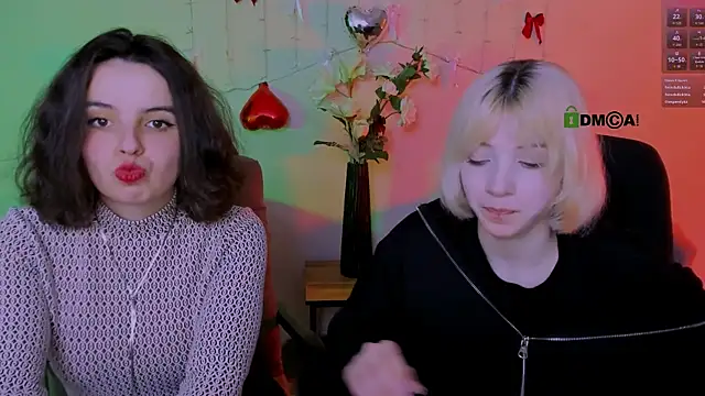Snapshot of mia_mooon_ chatting on 04-15-26, 09:49 mia mooon online show from 04-15-26, 09:49