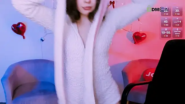 Snapshot of mia_mooon_ chatting on 04-28-26, 10:42 mia mooon online show from 04-28-26, 10:42