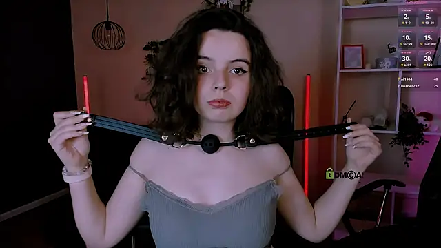 Snapshot of mia_mooon_ chatting on 05-16-26, 10:36 mia mooon online show from 05-16-26, 10:36