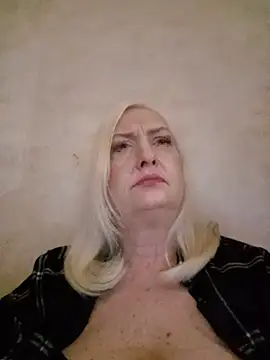 Julia20X online show from 05-09-26, 04:01