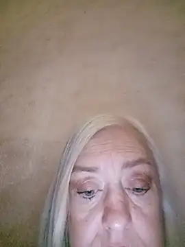 Julia20X online show from 05-16-26, 10:36