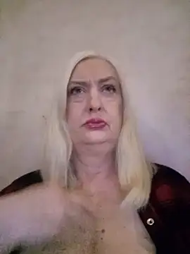 Snapshot of Julia20X chatting on 05-29-26, 10:35 Julia20X online show from 05-29-26, 10:35