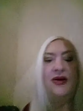 Snapshot of Julia20X chatting on 06-14-26, 06:26 Julia20X online show from 06-14-26, 06:26