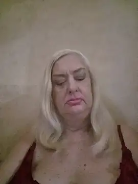 Snapshot of Julia20X chatting on 07-08-26, 01:15 Julia20X online show from 07-08-26, 01:15