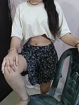 Snapshot of Baby-Doll_ chatting on 05-20-26, 04:07 Baby-Doll online show from 05-20-26, 04:07