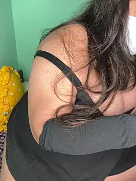 Snapshot of Desifiregirl chatting on 05-31-26, 11:39 Desifiregirl online show from 05-31-26, 11:39