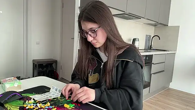 Eileen Wagner online show from 04-22-26, 02:07