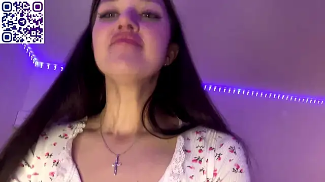 SophieLaine online show from 05-08-26, 06:24