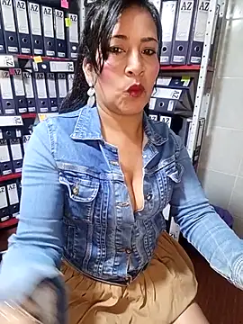 ZOE-WILDER  online show from 06-12-26, 11:09
