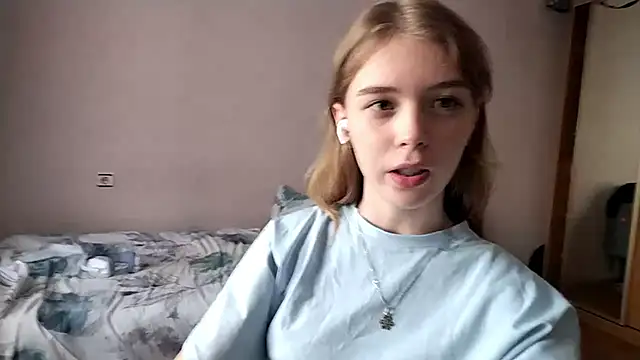 Snapshot of HebrewRiding chatting on 05-14-26, 08:10 HebrewRiding online show from 05-14-26, 08:10