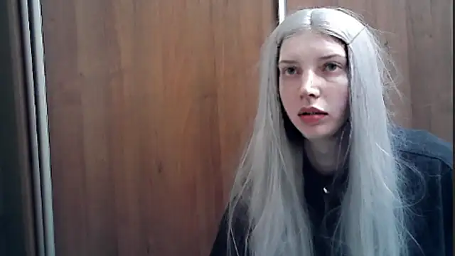 Crimson Lady online show from 05-15-26, 09:11