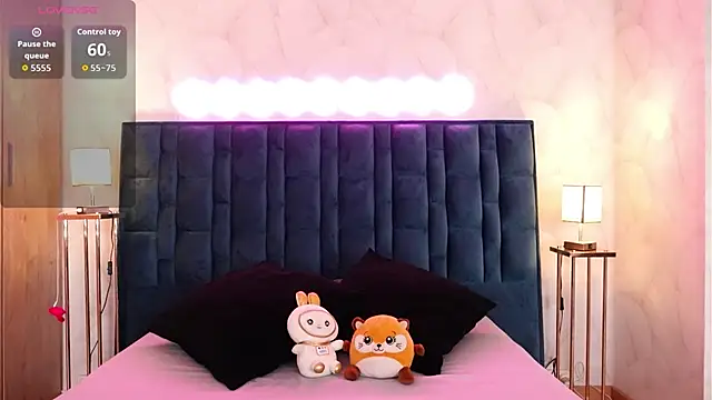 NicoleeNash online show from 04-23-26, 05:19