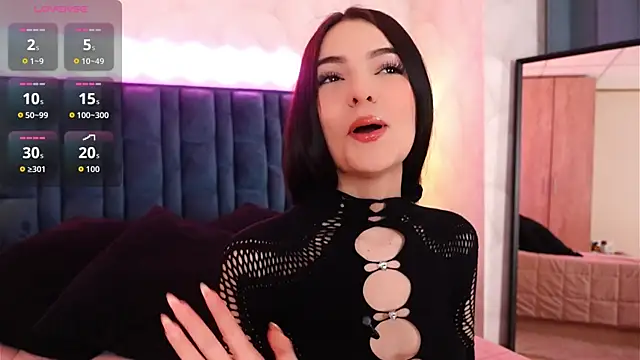 NicoleeNash online show from 05-06-26, 06:52