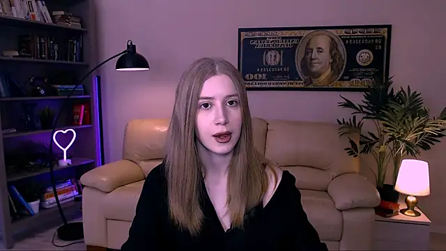Snapshot of cheeky_chick chatting on 05-16-26, 01:43 cheeky chick online show from 05-16-26, 01:43