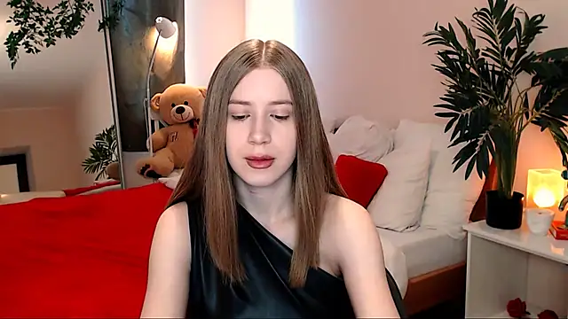 Snapshot of cheeky_chick chatting on 05-26-26, 01:18 cheeky chick online show from 05-26-26, 01:18
