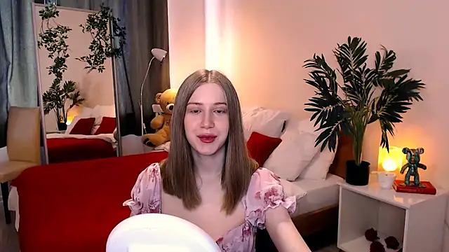 Snapshot of cheeky_chick chatting on 05-31-26, 01:29 cheeky chick online show from 05-31-26, 01:29