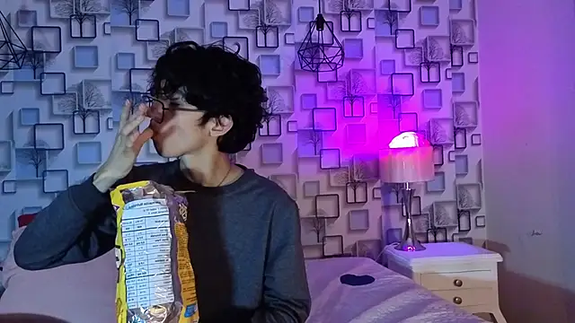 Twink Sebas7 online show from 04-30-26, 12:22