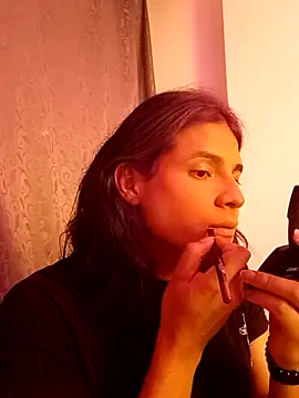 Snapshot of Leilany_sexy chatting on 04-15-26, 06:31 Leilany sexy online show from 04-15-26, 06:31