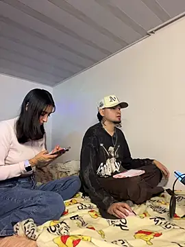Snapshot of hotlatinocouple__ chatting on 04-26-26, 07:28 hotlatinocouple online show from 04-26-26, 07:28