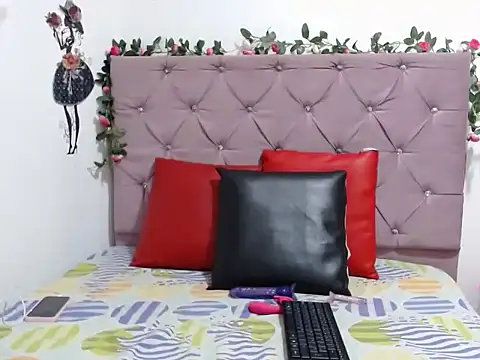 eimy rosse25 online show from 06-03-26, 11:21