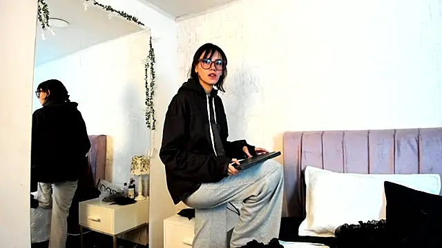 Alis Roze online show from 07-24-26, 08:07