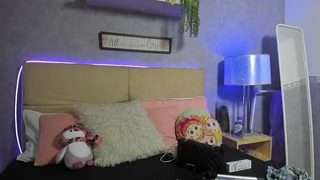 RoxaneBrown online show from 07-10-26, 07:38