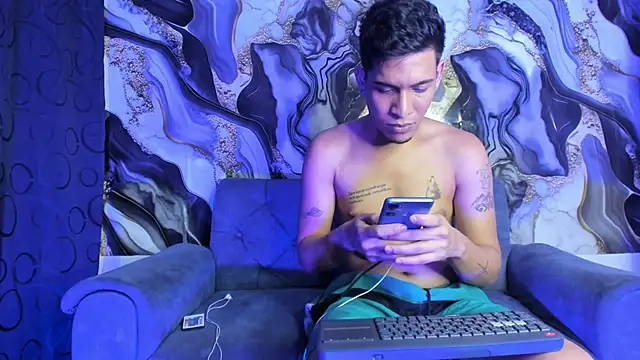 Snapshot of Mateo_and_Jose chatting on 05-16-26, 04:09 Mateo and Jose online show from 05-16-26, 04:09