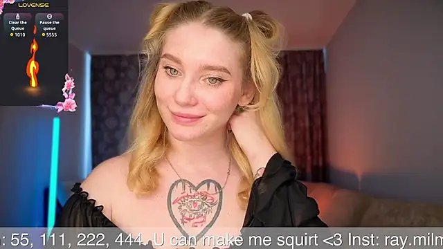 Snapshot of AliceMilr chatting on 06-26-26, 11:58 AliceMilr online show from 06-26-26, 11:58