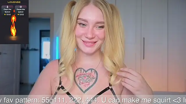 Snapshot of AliceMilr chatting on 08-03-26, 09:37 AliceMilr online show from 08-03-26, 09:37