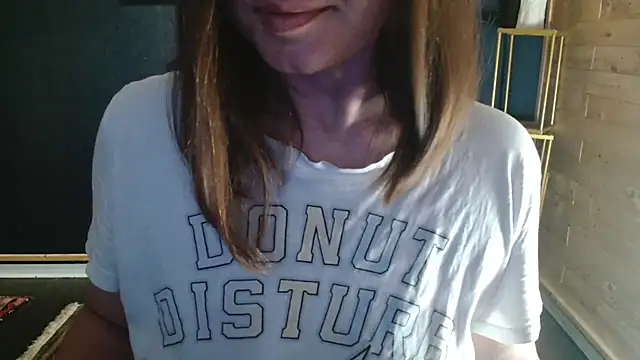 Snapshot of NicoleLove_ chatting on 06-24-26, 04:00 NicoleLove online show from 06-24-26, 04:00