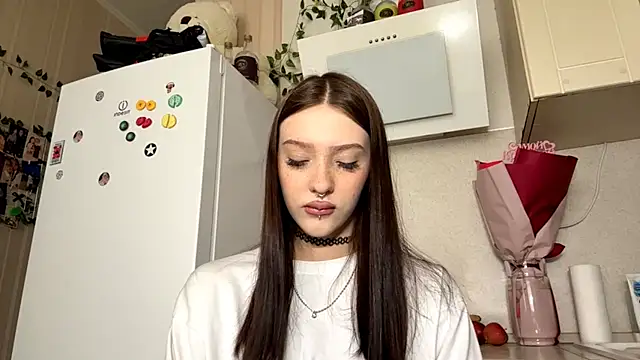 Snapshot of Miamooney chatting on 04-14-26, 06:08 Miamooney online show from 04-14-26, 06:08