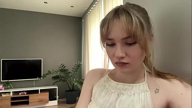 Snapshot of PlasaRima chatting on 06-26-26, 02:05 PlasaRima online show from 06-26-26, 02:05