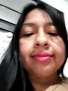 Snapshot of alisonnturbay chatting on 06-13-26, 02:31 alisonnturbay online show from 06-13-26, 02:31