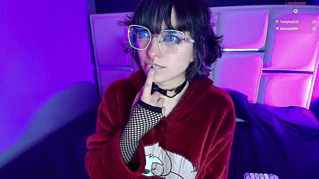 BadEmyXO online show from 07-16-26, 04:18