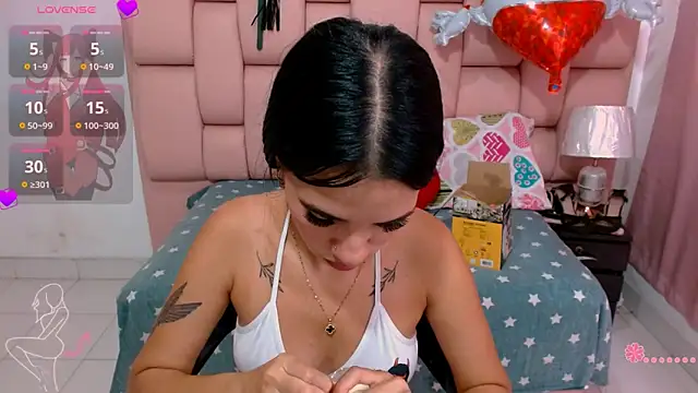 vanesa 22  online show from 04-15-26, 04:36