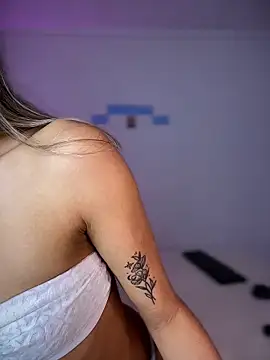 SweetTroubleeX online show from 04-16-26, 02:40