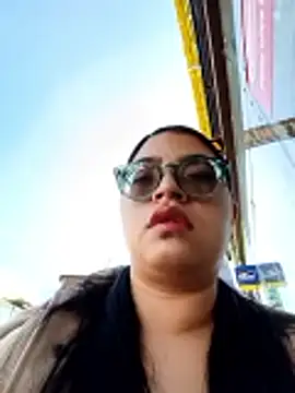 Snapshot of SOFI__10 chatting on 05-01-26, 01:37 SOFI 10 online show from 05-01-26, 01:37
