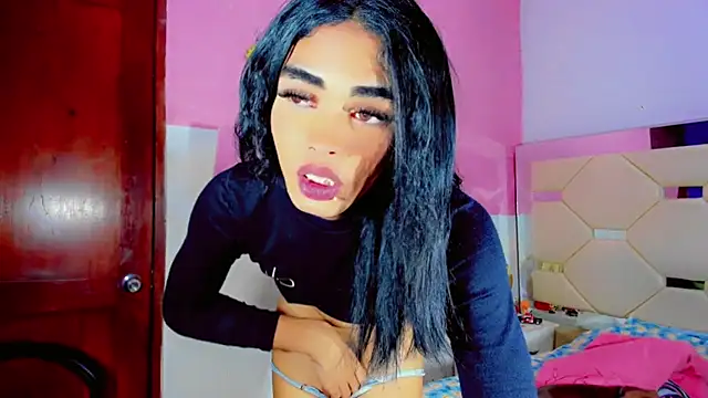 Naomisaenz01 online show from 07-29-26, 02:32
