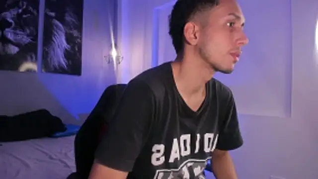 Snapshot of Zack_isback chatting on 04-10-26, 07:51 Zack isback online show from 04-10-26, 07:51