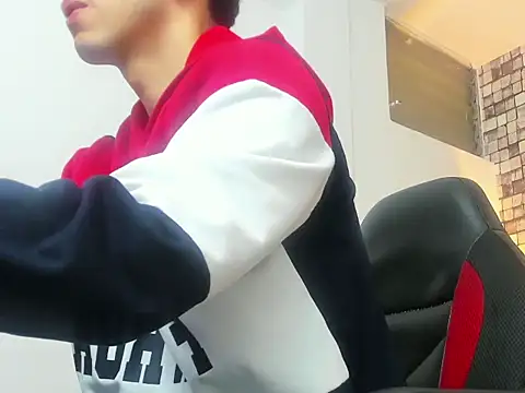 Snapshot of Zack_isback chatting on 04-13-26, 07:41 Zack isback online show from 04-13-26, 07:41