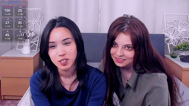 Snapshot of ReynaGrinvalsky chatting on 04-23-26, 12:29 ReynaGrinvalsky online show from 04-23-26, 12:29