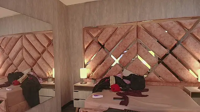 anntonellaamorettii online show from 04-18-26, 08:09