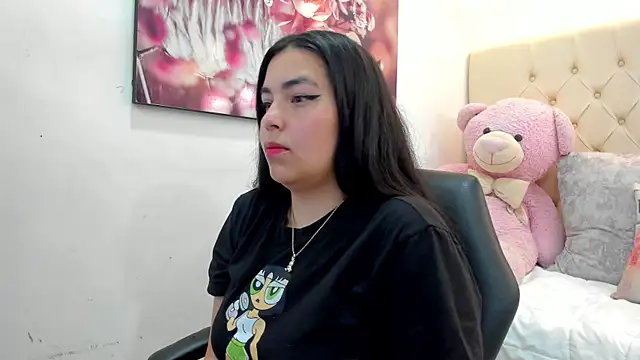 Snapshot of luna_bloomm_ chatting on 04-14-26, 04:07 luna bloomm online show from 04-14-26, 04:07