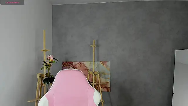 Mary Holland online show from 06-15-26, 01:08