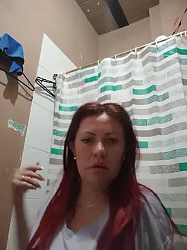 carolinhe26 online show from 06-23-26, 10:57