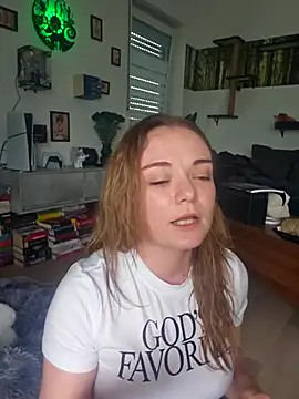 Snapshot of AliceLiddle_ chatting on 04-13-26, 04:34 AliceLiddle online show from 04-13-26, 04:34