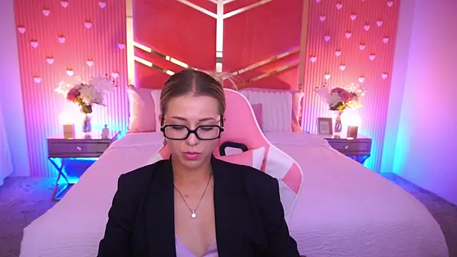DoveLovee online show from 07-10-26, 05:56