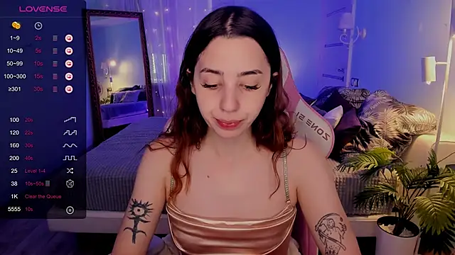 CharliGrace  online show from 06-19-26, 07:45